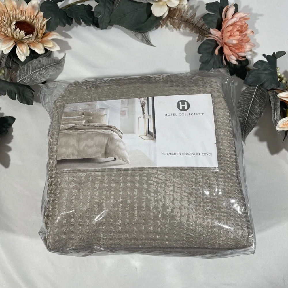 NWD $335 [ Full/ Queen‎ ] Duvet Cover for Hotel Collection Highlands